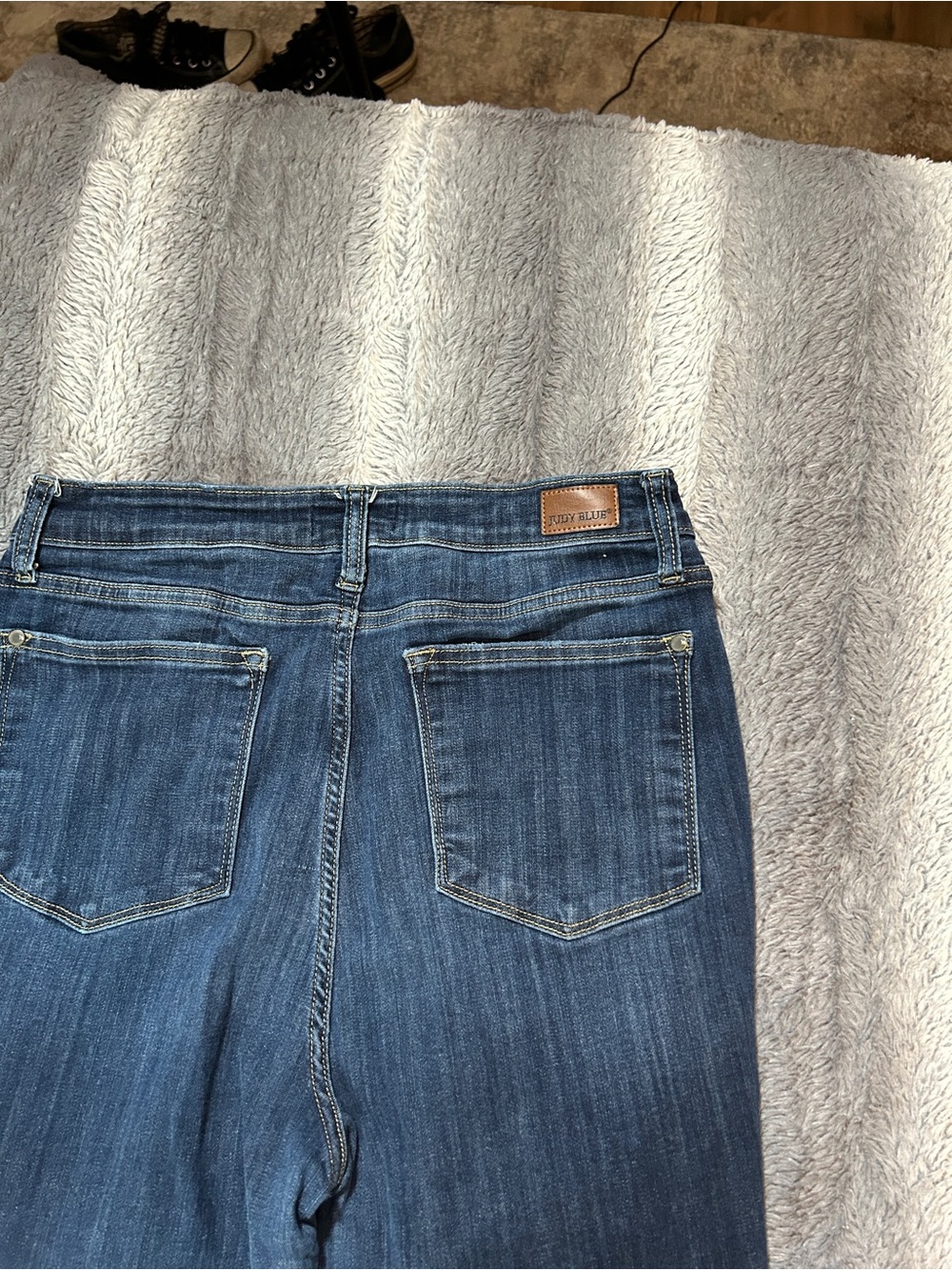 Judy Blue High Waist Raw Hem Flare Jeans Dark Wash Size 13 / 31 (Fits US 14) - Picture 4 of 10